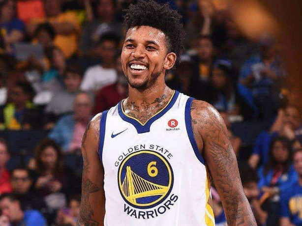 孔帕尼：我们已经给迪亚斯放假了，这样他能在精神上完全恢复（孔帕尼：迪亚斯已获假期，以便彻底恢复精神）