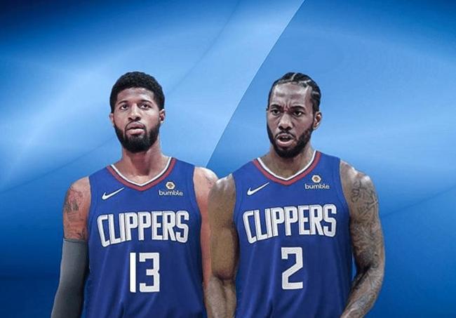 从埃夫勒街区到足球界巅峰：记登贝莱和乌帕梅卡诺的友谊（从埃夫勒街头到足坛之巅：登贝莱与乌帕梅卡诺的情谊）