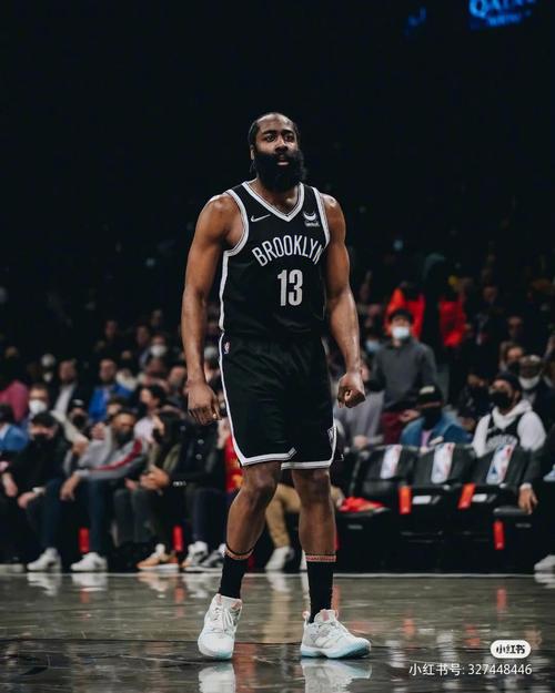 成都蓉城高歌猛进直冲前四（成都蓉城势如破竹冲击前四）